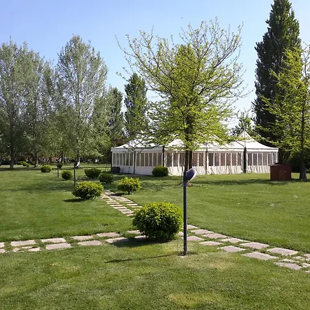 مزرعة للإقامة Di Valle Rosa *