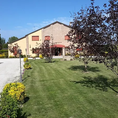 مزرعة للإقامة Di Valle Rosa فيرّارا