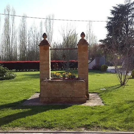 مزرعة للإقامة Di Valle Rosa