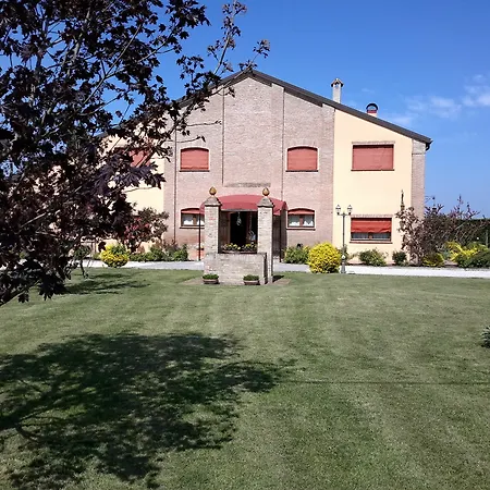 مزرعة للإقامة Di Valle Rosa *