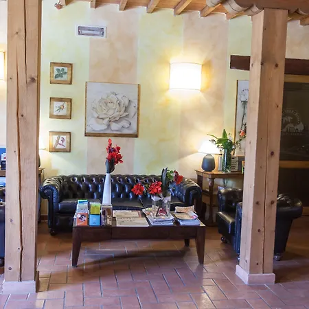 Di Valle Rosa Фермерский дом *